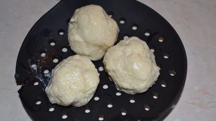 Рецепт творожных клецек с маковым соусом