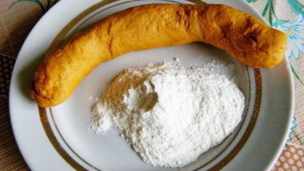 Рецепт красных паровых вареников с творогом и паприкой