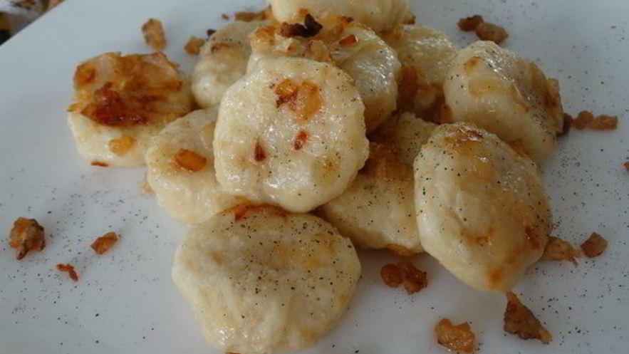 Рецепт ленивых вареников из картошки со шкварками