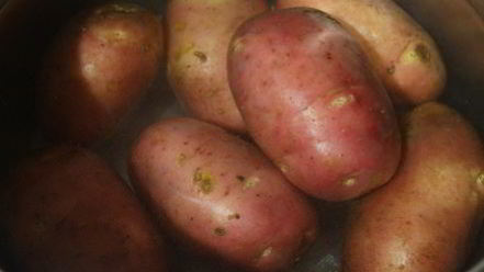 Рецепт ленивых вареников из картошки со шкварками