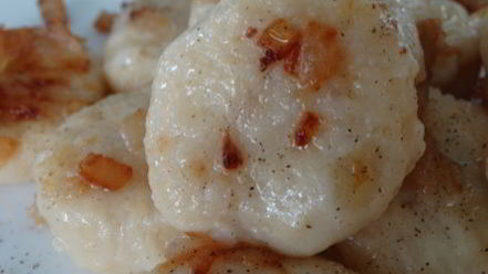 Рецепт ленивых вареников из картошки со шкварками