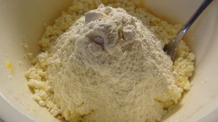 Рецепт ленивых вареников с ягодным соусом кули