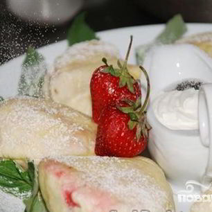 Рецепт Паровых творожных вареников с клубникой