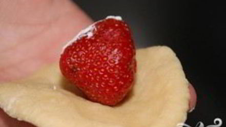 Рецепт паровых творожных вареников с клубникой