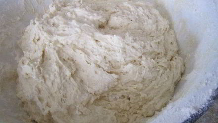 Рецепт паровых вареников с вишней и клубникой