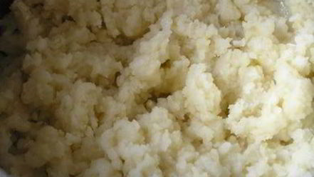 Рецепт вареников с черникой и соусом под шафе