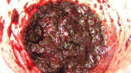 Рецепт вареников с черникой и соусом под шафе