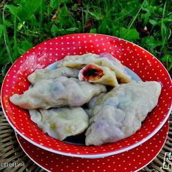 Рецепт Вареники с черной смородиной и яблоками