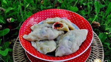 Рецепт вареников с черной смородиной и яблоками