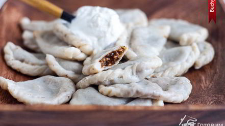 Рецепт вареников с черносливом и творогом