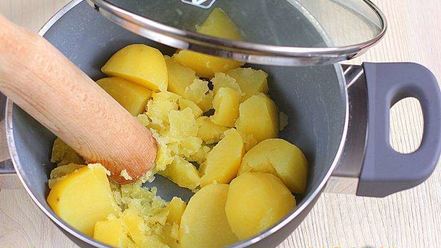 Рецепт вареников с картошкой и сушеными грибами