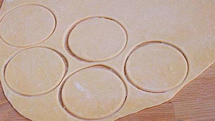 Рецепт вареников с картошкой и сушеными грибами