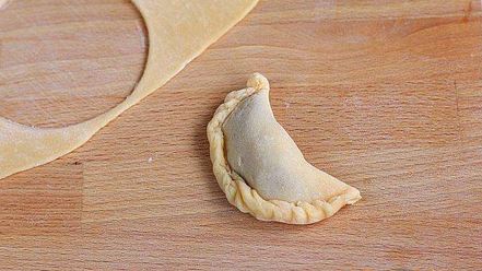 Рецепт вареников с картошкой и сушеными грибами