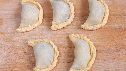 Рецепт вареников с картошкой и сушеными грибами