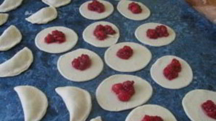 Рецепт вареников с малиной