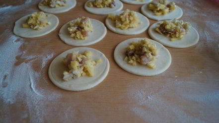 Рецепт вареников с рубленой картошкой и прослойкой