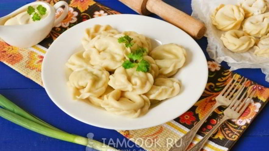 Рецепт вареников с сырой картошкой и сыром