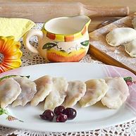 Рецепт Вареников с творогом и вишней