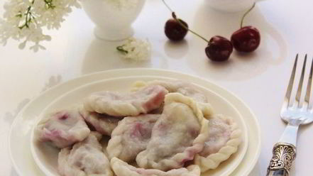 Рецепт вареников с вишней из теста на воде