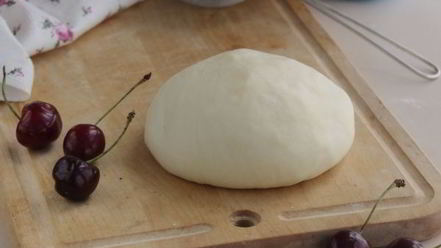 Рецепт вареников с вишней из теста на воде