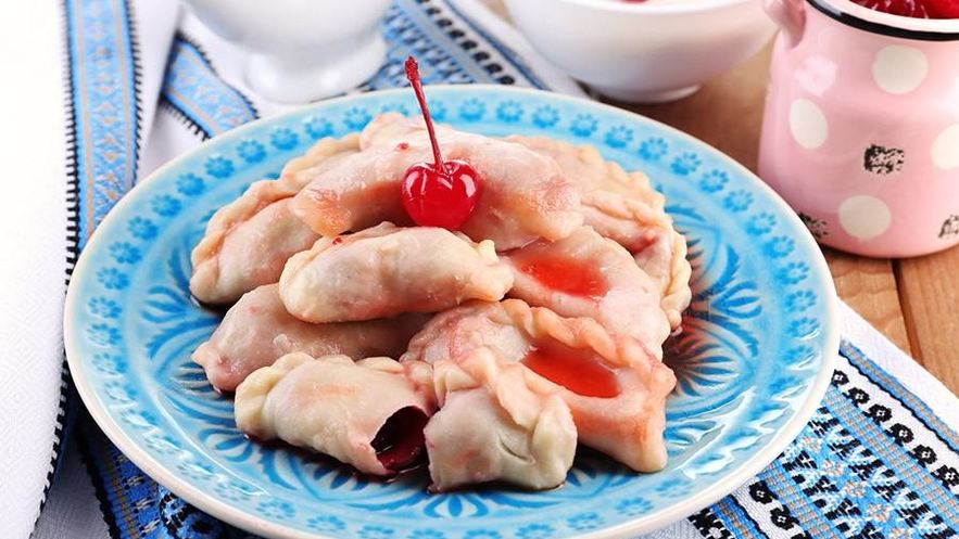 Рецепт вареников с вишней на пару