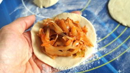 Рецепт вареников с жареной капустой