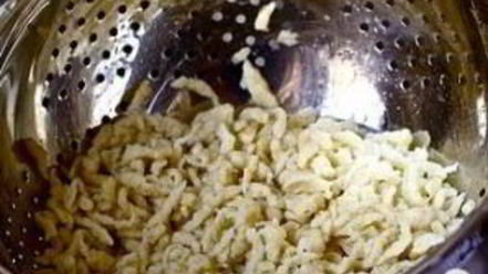 Рецепт яичной лапши с луком и зеленью