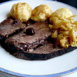 Рецепт Квашеного жаркого с клецками и глазированной капустой Мясо моей мечты