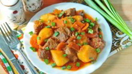 Рецепт жаркого из говядины с зеленым луком