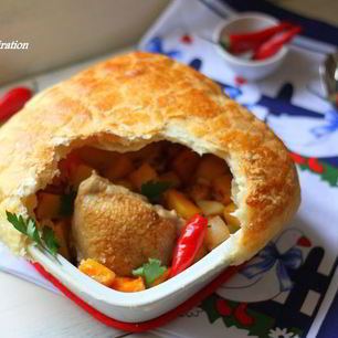 Рецепт Жаркого из тыквы и курицы под нежной слоеной шапочкой