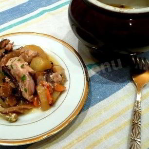Рецепт Жаркого с грибами и картошкой в горшочках