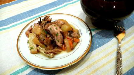 Рецепт жаркого с грибами и картошкой в горшочках
