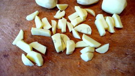 Рецепт жаркого с грибами и картошкой в горшочках