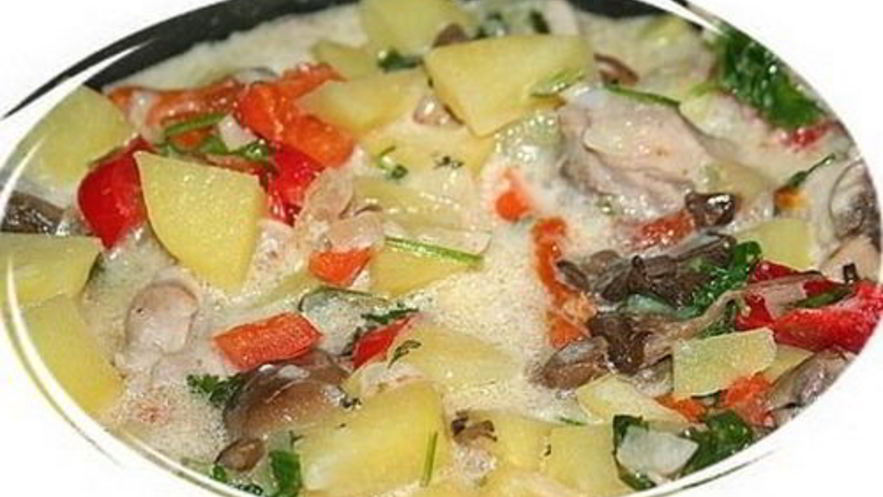 Рецепт жаркого с грибами и сметаной в мультиварке