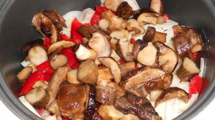 Рецепт жаркого с грибами в мультиварке
