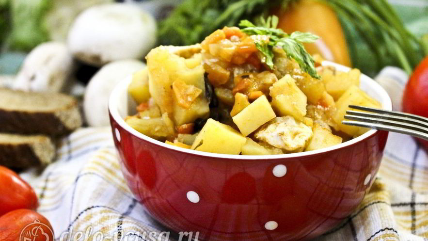 Рецепт жаркого с курицей и черносливом в горшочках