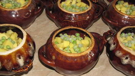 Рецепт жаркого в горшочках с белыми грибами и свининой