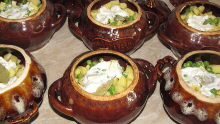 Рецепт жаркого в горшочках с белыми грибами и свининой