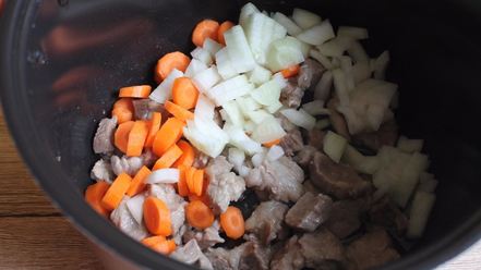 Рецепт жаркого в мультиварке из свинины с картошкой