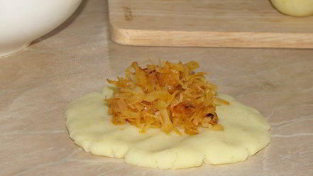 Рецепт картофельных зраз с капустой из духовки