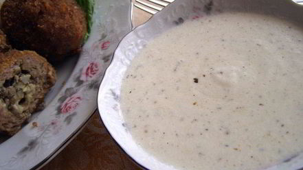 Рецепт куриных зраз с грибами под сметанно-сливочным соусом