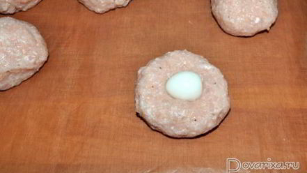 Рецепт куриных зраз с перепелиными яйцами