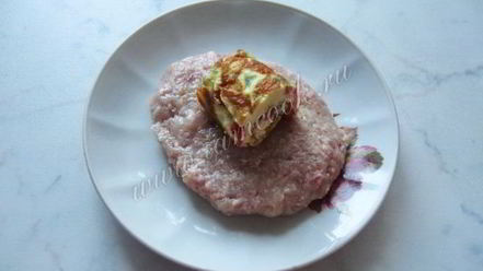 Рецепт мясных зраз с омлетом