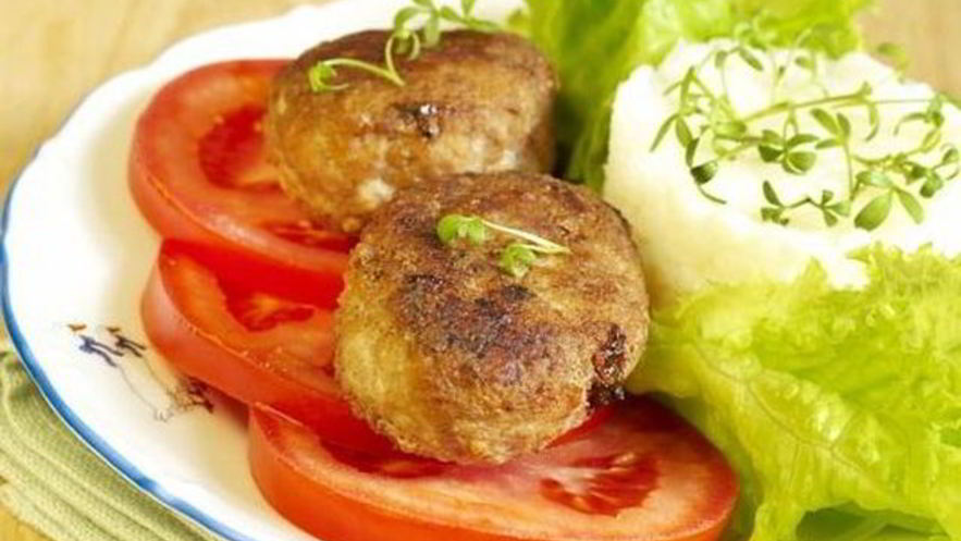 Рецепт сочных зраз с брынзой