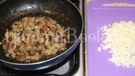 Рецепт зраз с грибами и яйцом