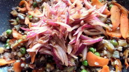 Рецепт гречки с баклажаном и морковкой