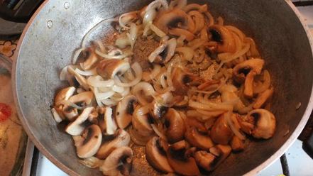 Рецепт гречки с грибами и луком