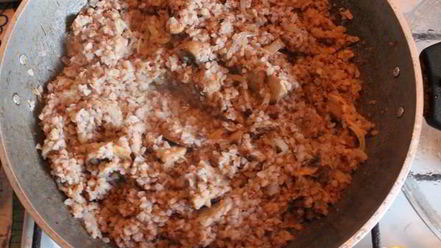 Рецепт гречки с грибами и луком