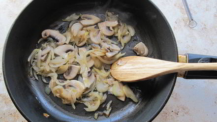 Рецепт гречки с грибами и отбивной