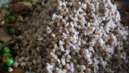 Рецепт гречки с грибами и овощами